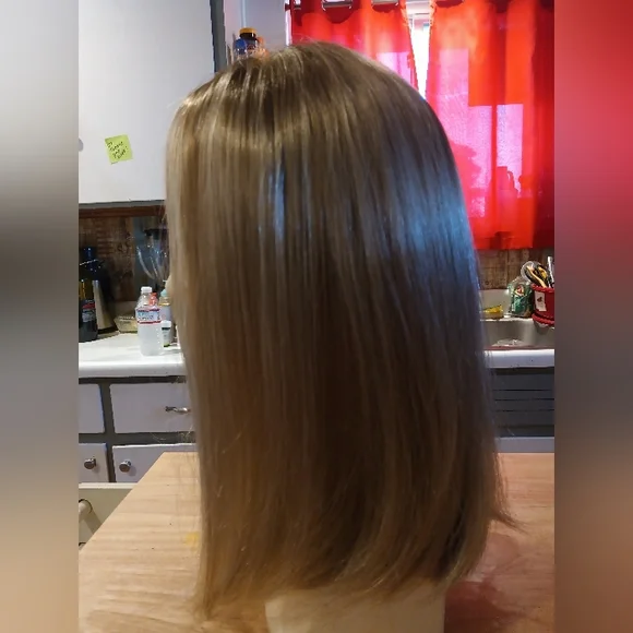 Bobbi Boss Escara Lightweight Synthetic Wig with 4" Lace Deep Part-B360 Athena. - Picture 2 of 11